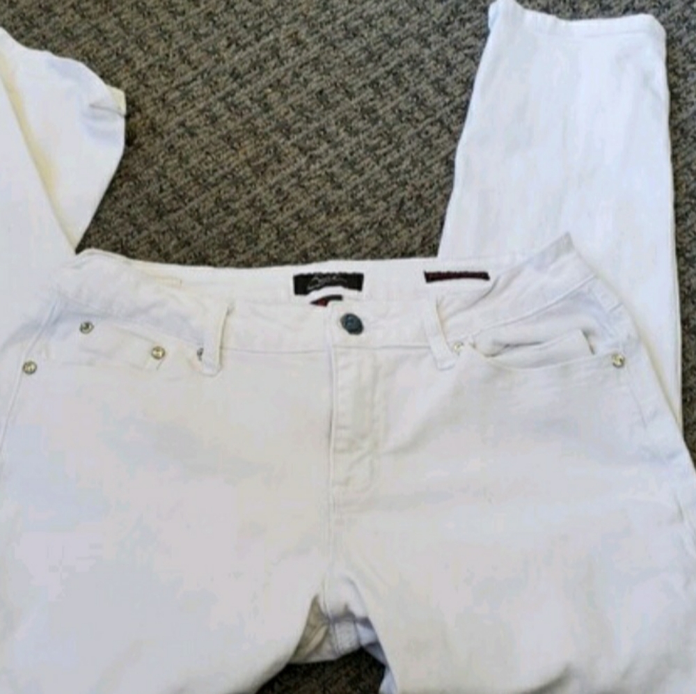 Jeans - Picture 3 of 3